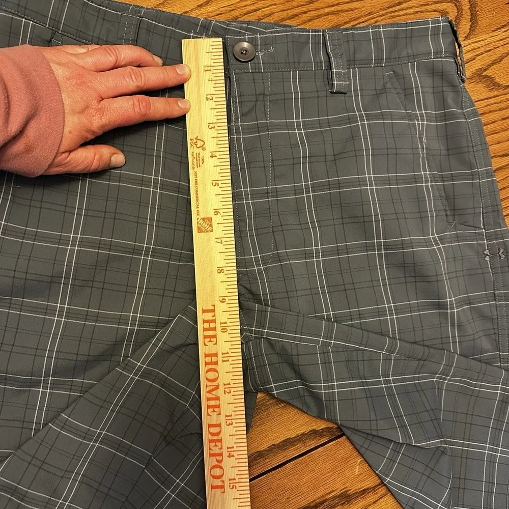 Men's Under Armour Gray Plaid Golf Shorts Size‎ 32